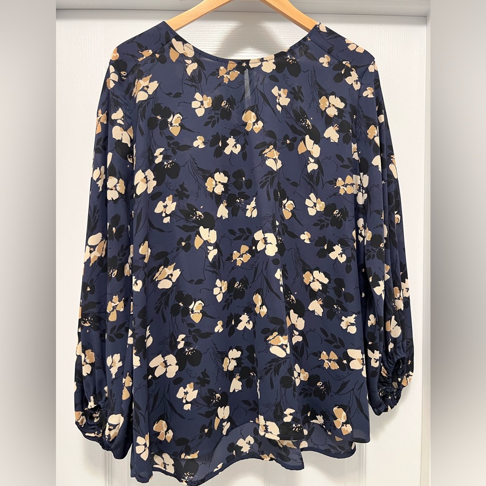 West Kei Oleksandra Crew neck blouse with 3/4 balloon sleeve